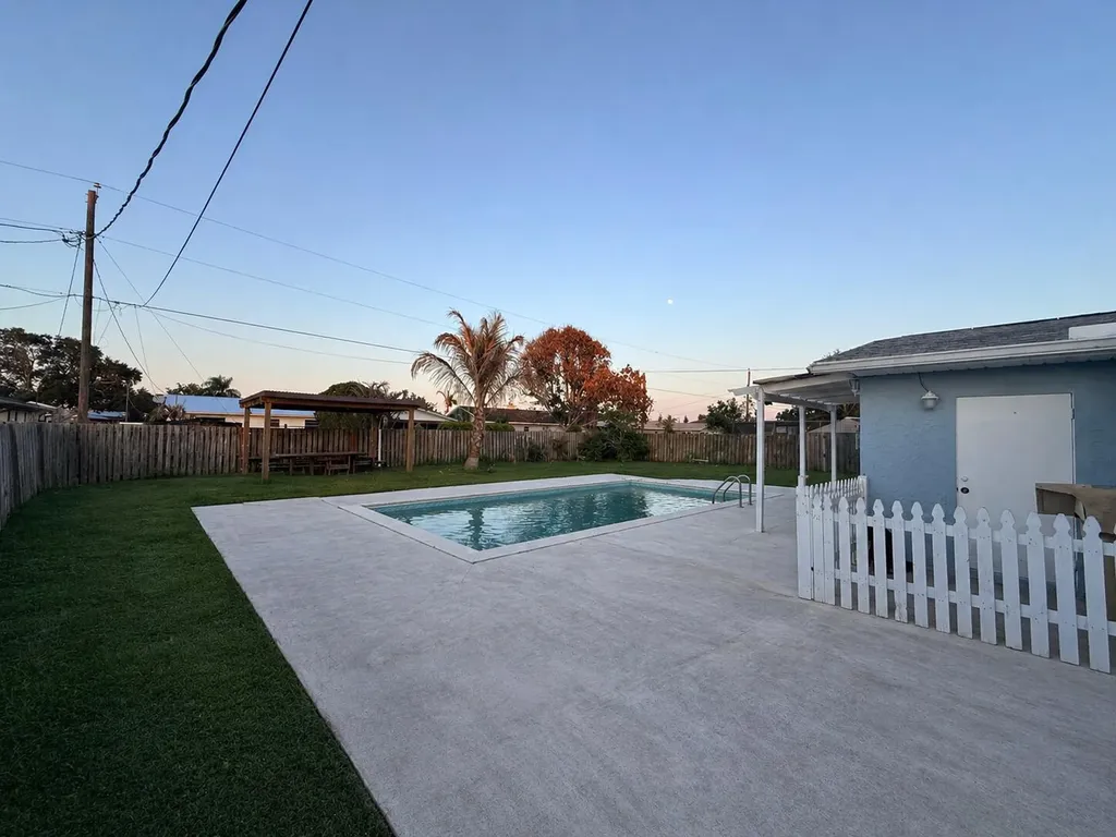 435 SE Asbury Lane Port St Lucie FL 34983