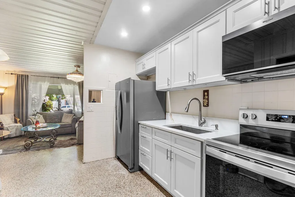 418 Kern Street West Palm Beach FL 33405