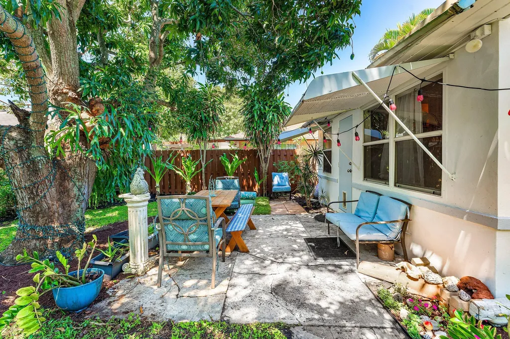 418 Kern Street West Palm Beach FL 33405