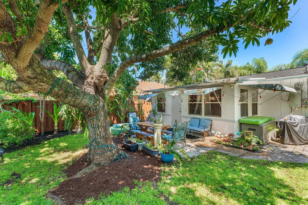 418 Kern Street West Palm Beach FL 33405