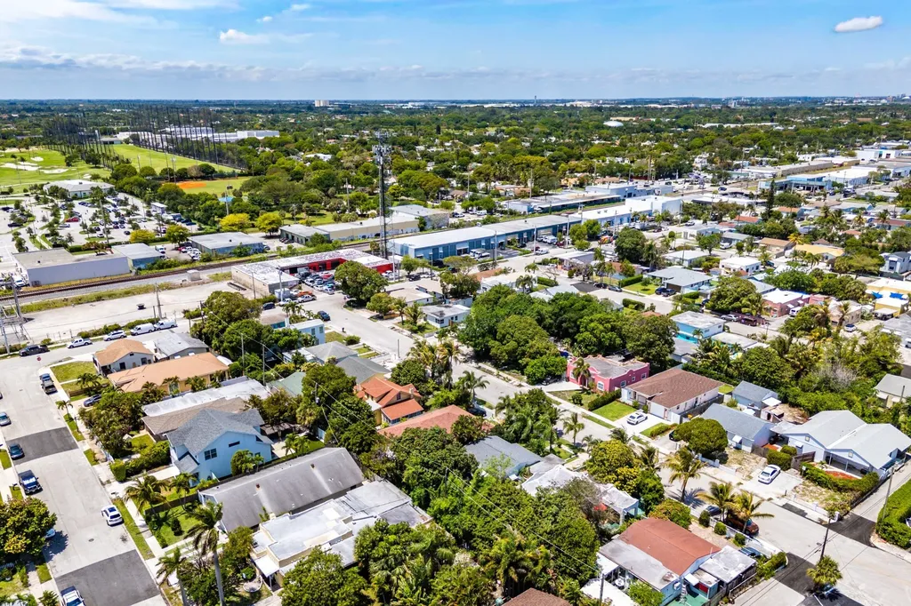 418 Kern Street West Palm Beach FL 33405