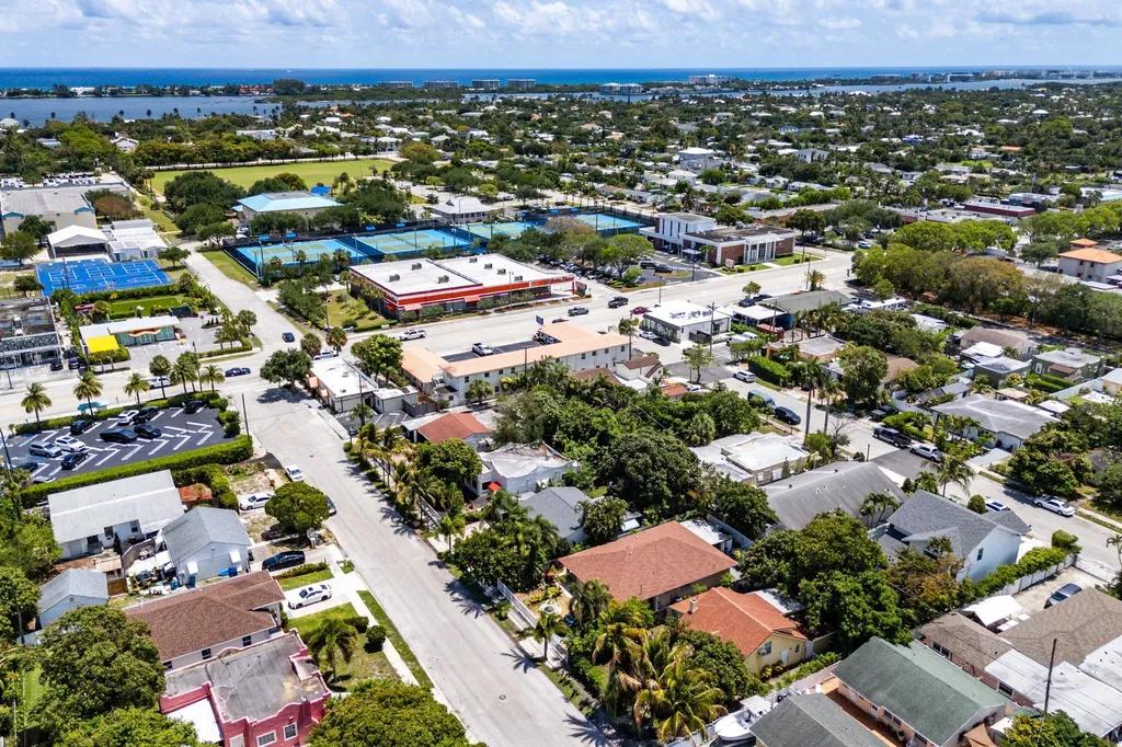 418 Kern Street West Palm Beach FL 33405