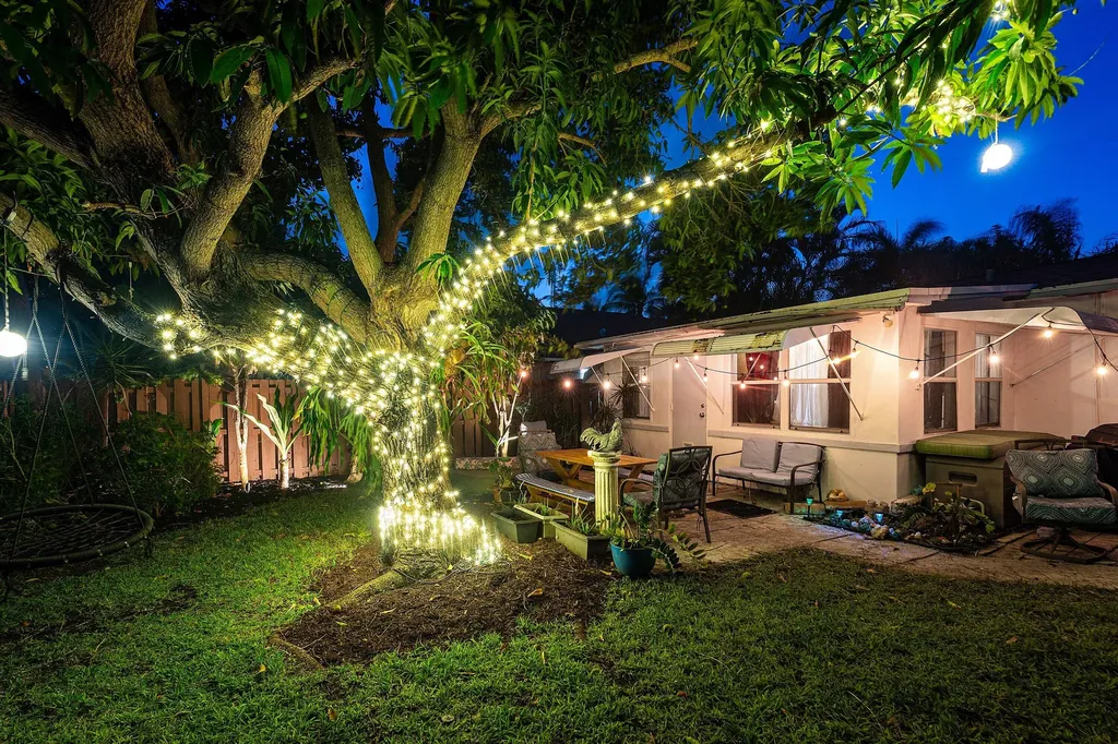 418 Kern Street West Palm Beach FL 33405