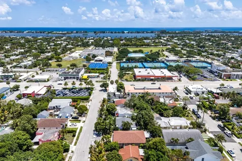 418 Kern Street West Palm Beach FL 33405