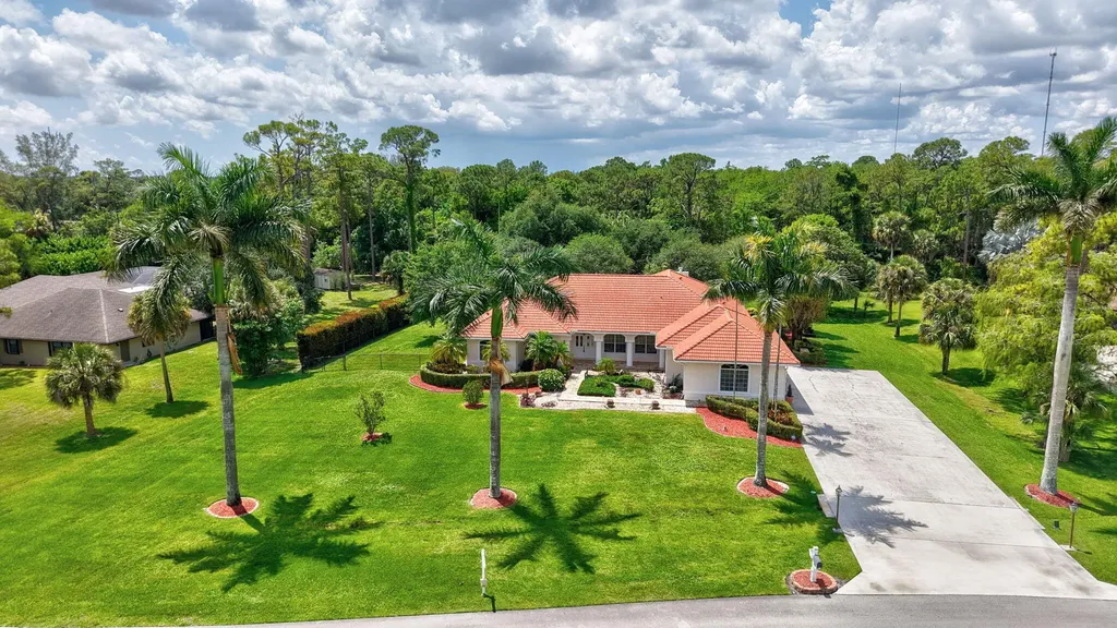 9774 Saddle Court Lake Worth FL 33467