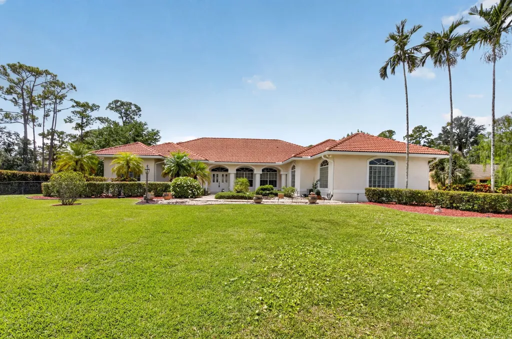9774 Saddle Court Lake Worth FL 33467