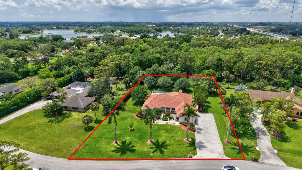 9774 Saddle Court Lake Worth FL 33467