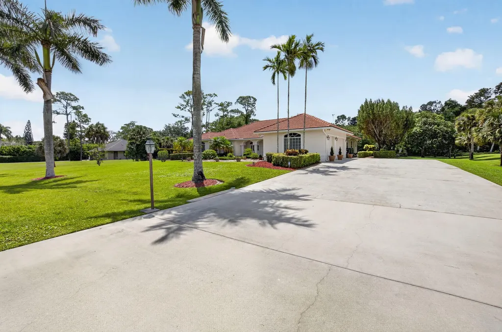 9774 Saddle Court Lake Worth FL 33467