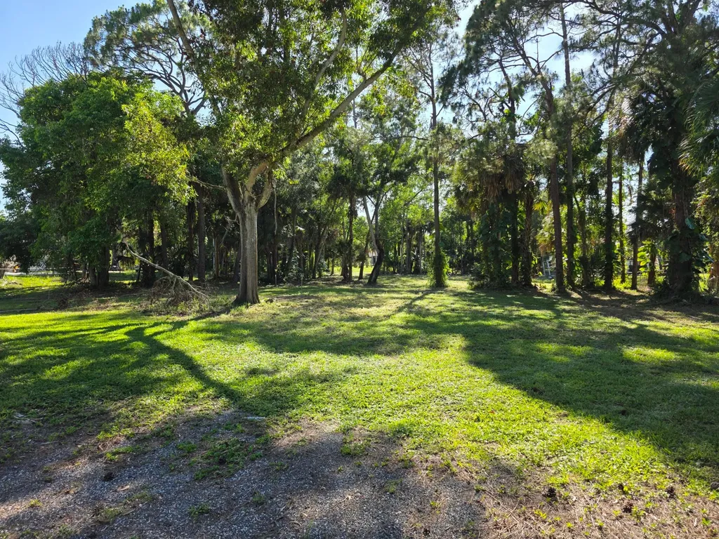 4753 123rd Trail N The Acreage FL 33411