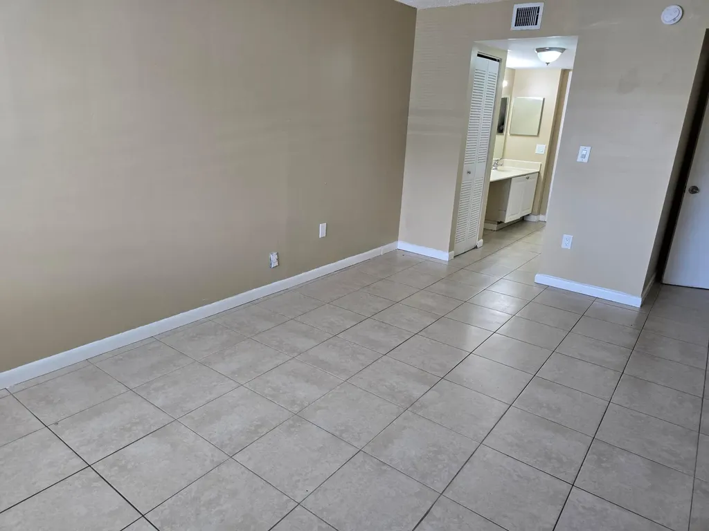 711 N Pine Island Road Plantation FL 33324