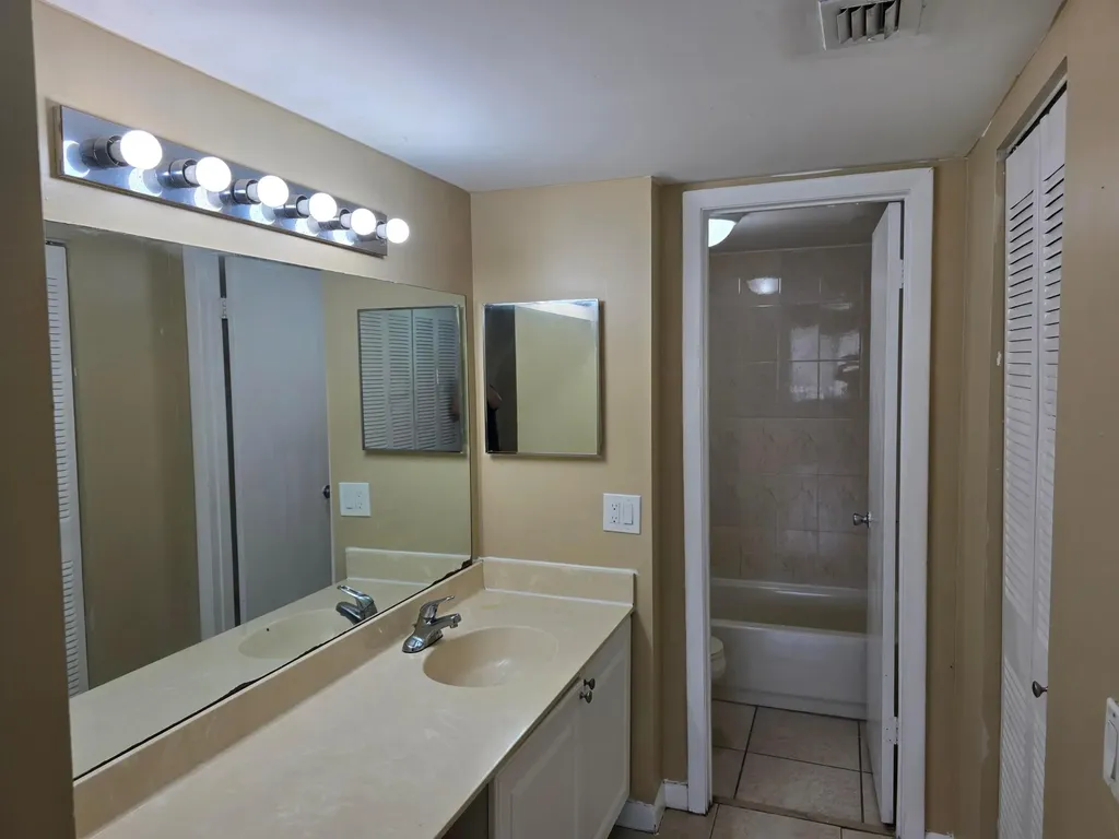 711 N Pine Island Road Plantation FL 33324
