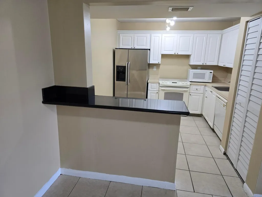 711 N Pine Island Road Plantation FL 33324
