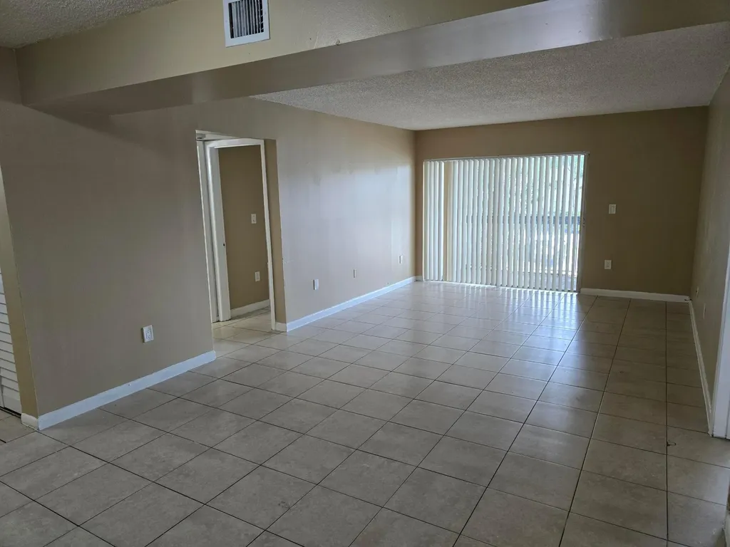 711 N Pine Island Road Plantation FL 33324