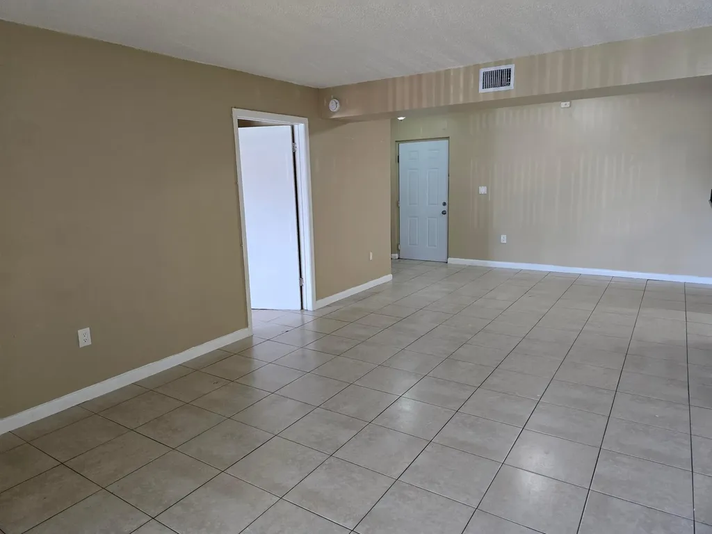 711 N Pine Island Road Plantation FL 33324