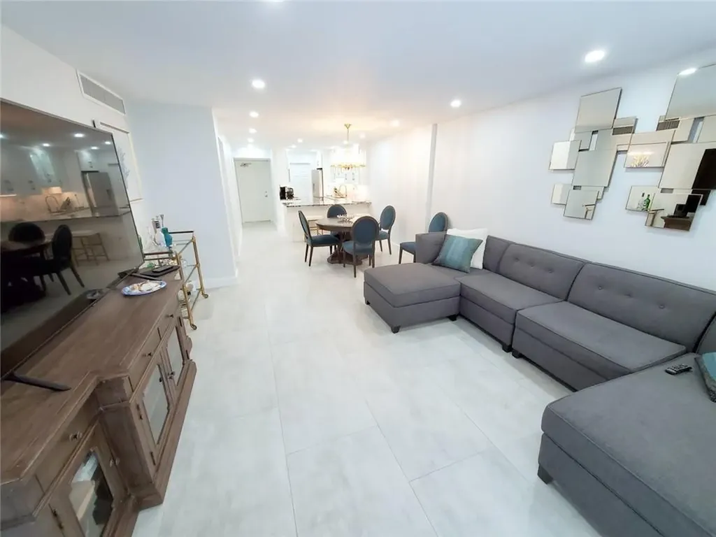 1021 Hillsboro Mile Hillsboro Beach FL 33062