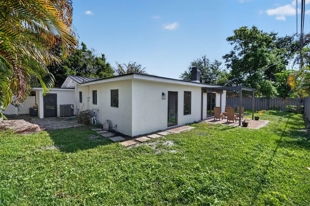 454 Dover Road Jupiter FL 33469