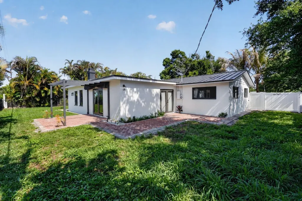 454 Dover Road Jupiter FL 33469