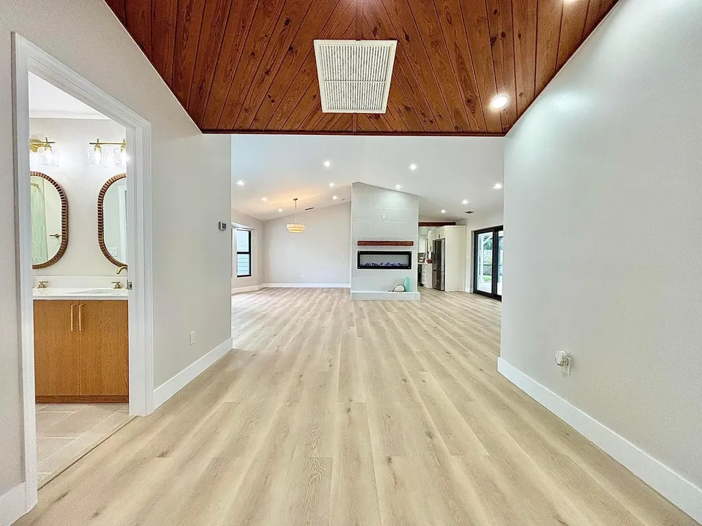 14 SE Paddock Circle Jupiter FL 33469