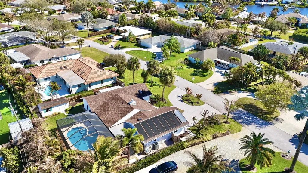 14 SE Paddock Circle Jupiter FL 33469