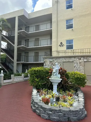 2801 Somerset Drive Lauderdale Lakes FL 33311