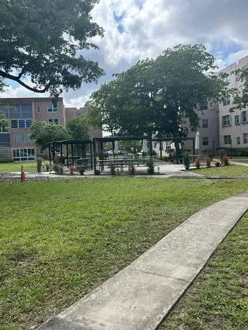 2801 Somerset Drive Lauderdale Lakes FL 33311