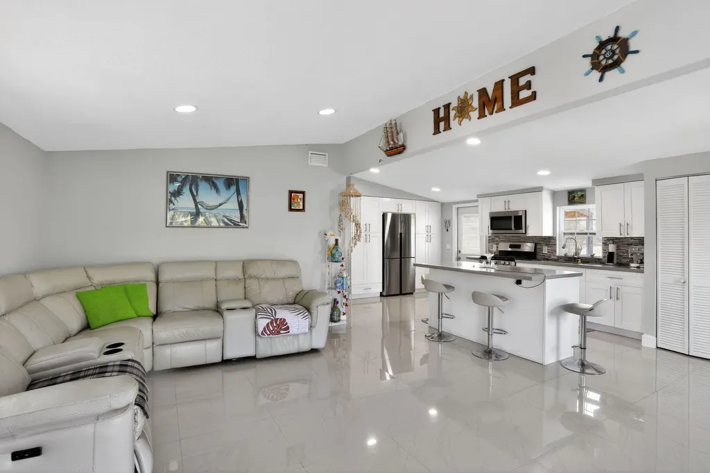 27910 Porgie Path Little Torch Key FL 33042