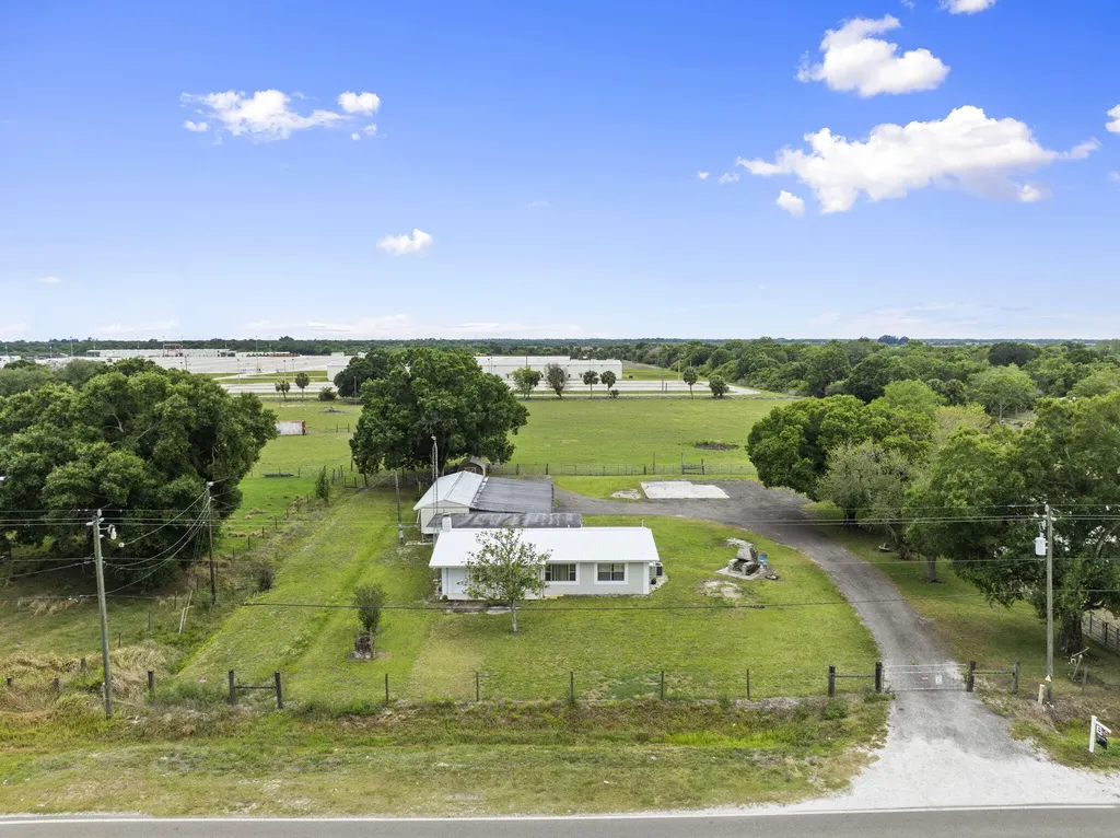 4072 NW 18th Street Okeechobee FL 34972