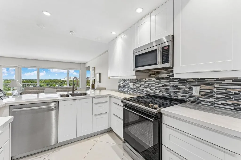 701 E Camino Real Boca Raton FL 33432