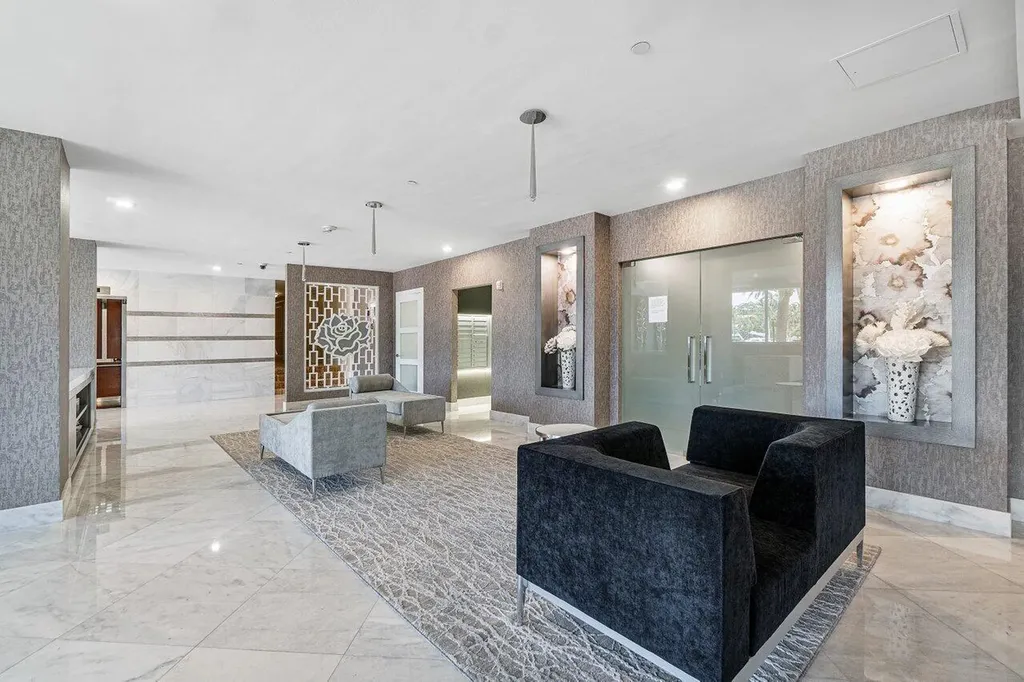 701 E Camino Real Boca Raton FL 33432