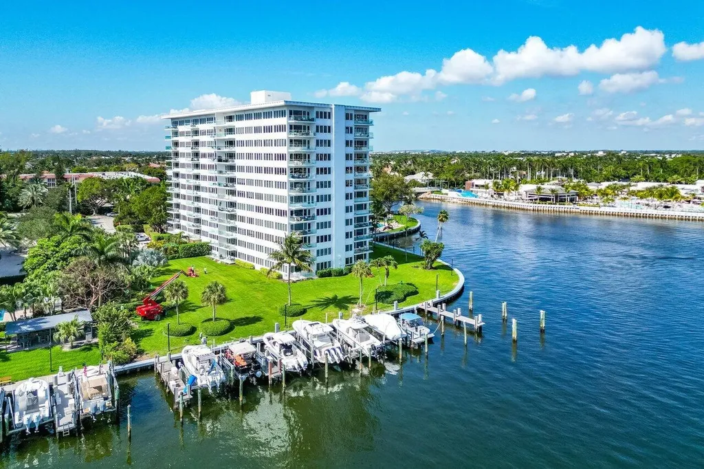 701 E Camino Real Boca Raton FL 33432