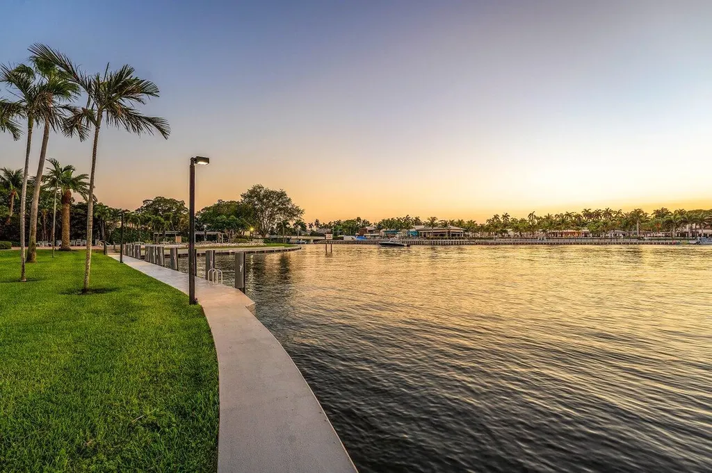 701 E Camino Real Boca Raton FL 33432
