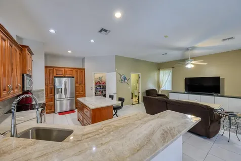 10370 NW 14th Place Coral Springs FL 33071