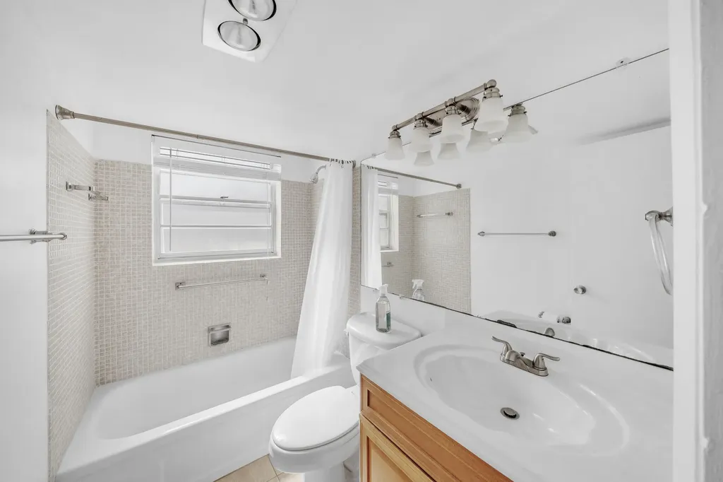 89 Canterbury D West Palm Beach FL 33417