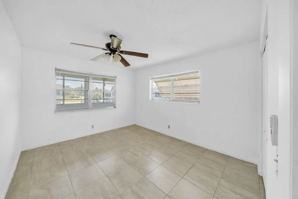 89 Canterbury D West Palm Beach FL 33417