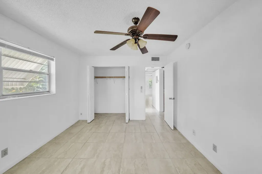 89 Canterbury D West Palm Beach FL 33417