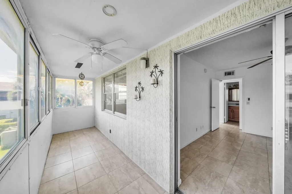 89 Canterbury D West Palm Beach FL 33417