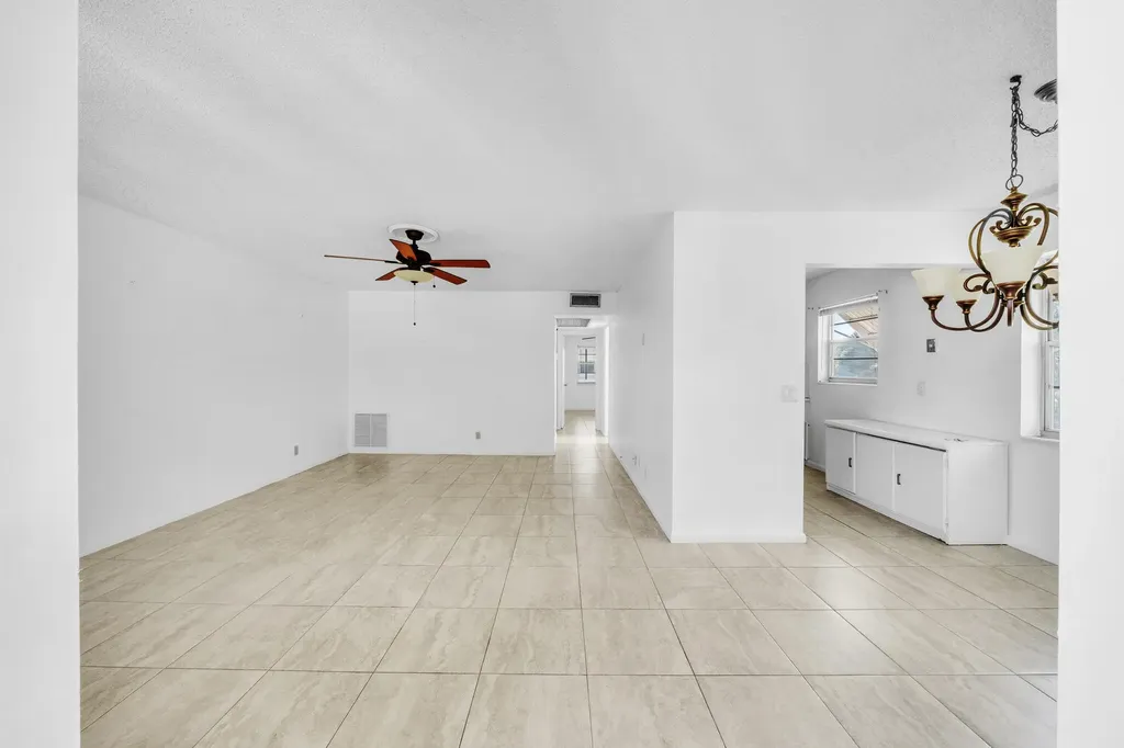 89 Canterbury D West Palm Beach FL 33417