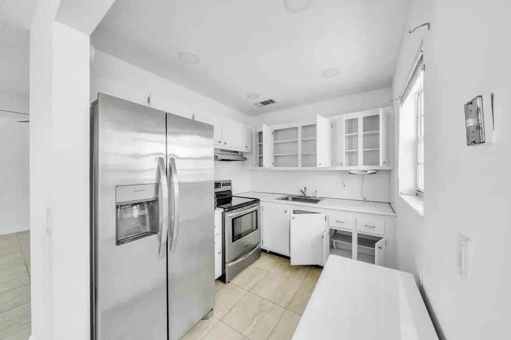 89 Canterbury D West Palm Beach FL 33417