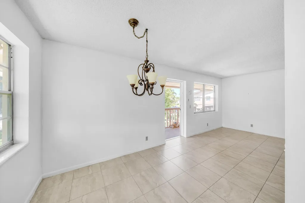 89 Canterbury D West Palm Beach FL 33417