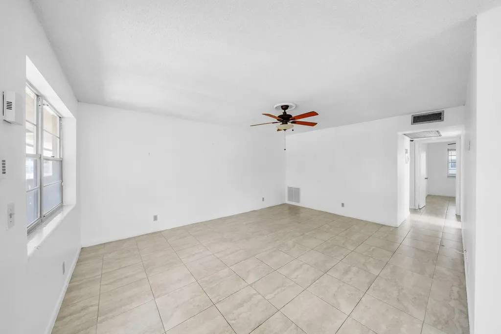 89 Canterbury D West Palm Beach FL 33417