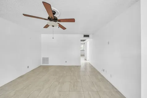 89 Canterbury D West Palm Beach FL 33417