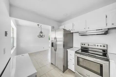 89 Canterbury D West Palm Beach FL 33417
