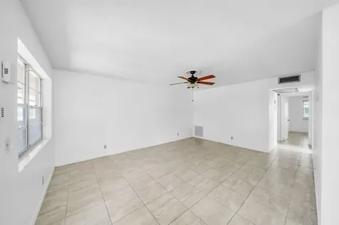89 Canterbury D West Palm Beach FL 33417