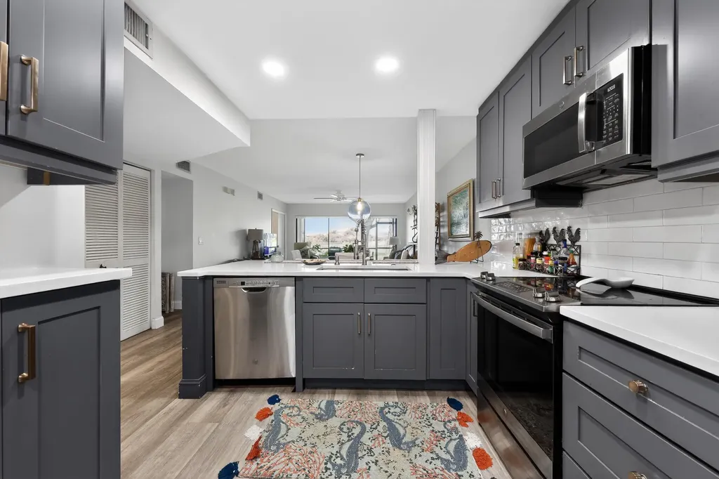 2898 SW 22nd Circle Delray Beach FL 33445
