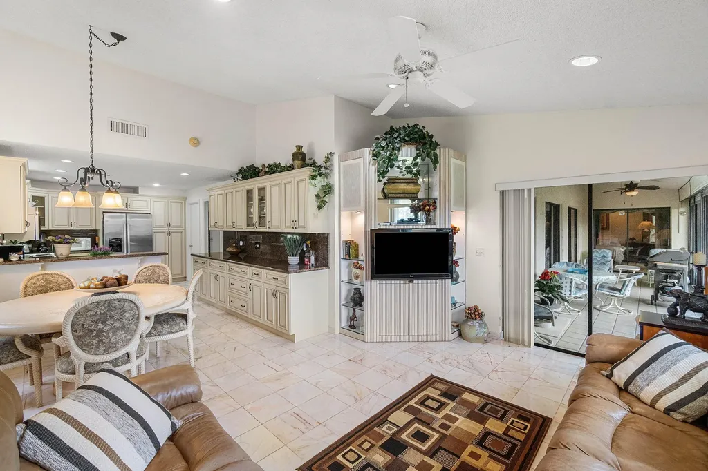 5692 Willow Creek Lane Delray Beach FL 33484