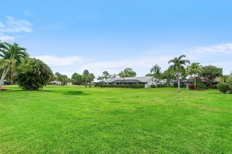 5692 Willow Creek Lane Delray Beach FL 33484
