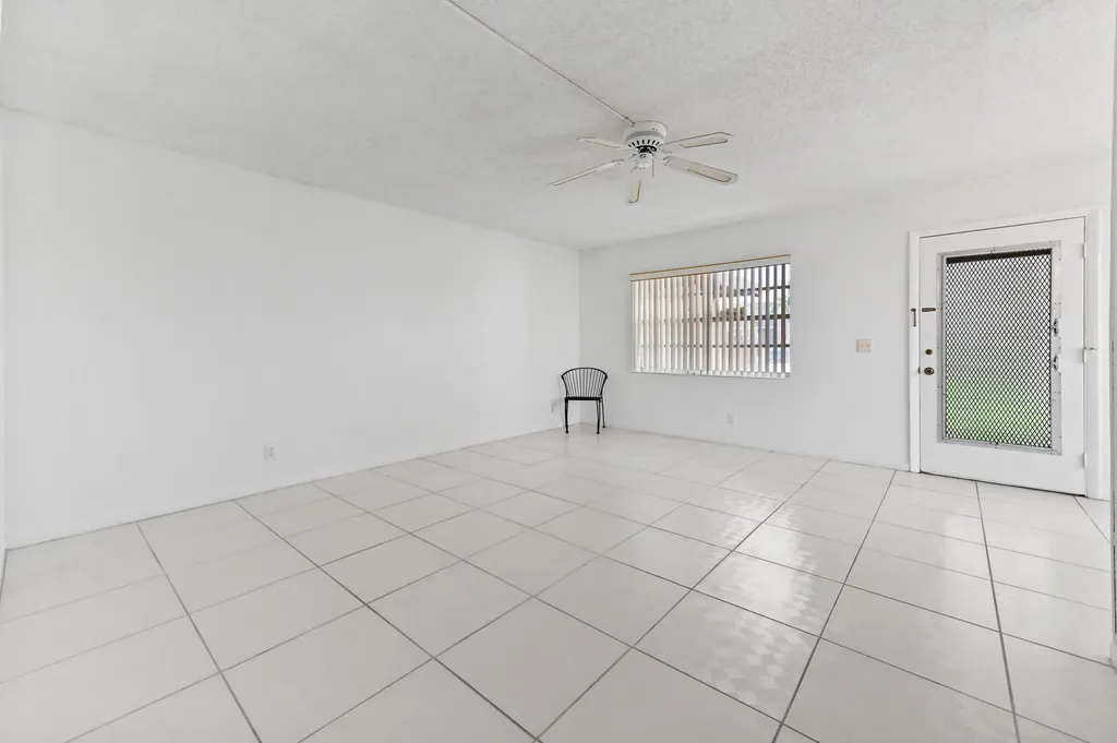 346 Capri Delray Beach FL 33484