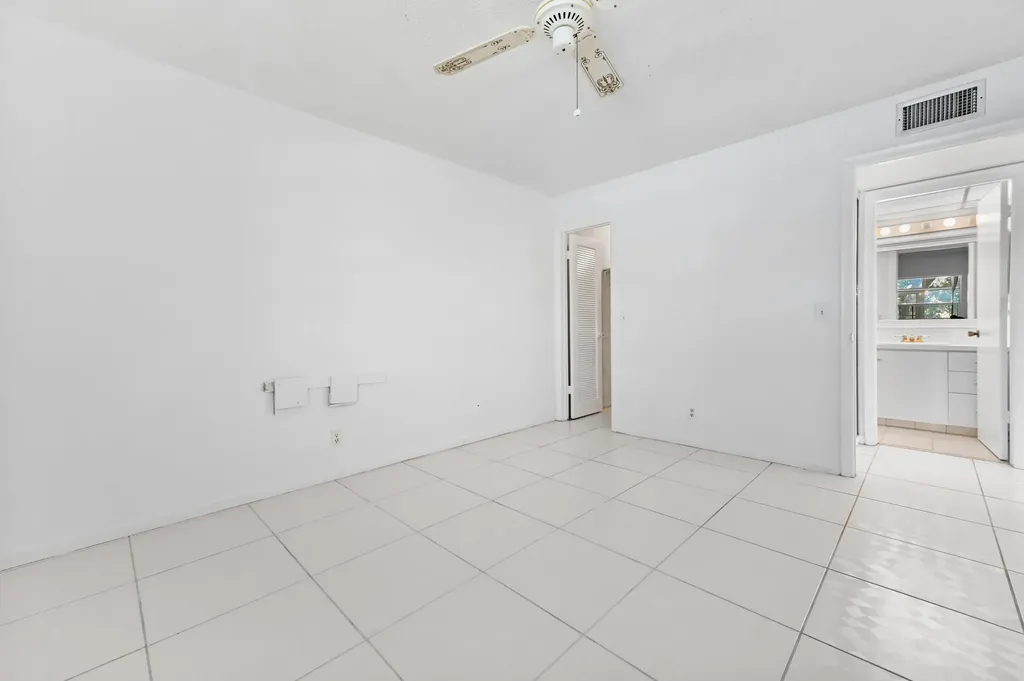 346 Capri Delray Beach FL 33484