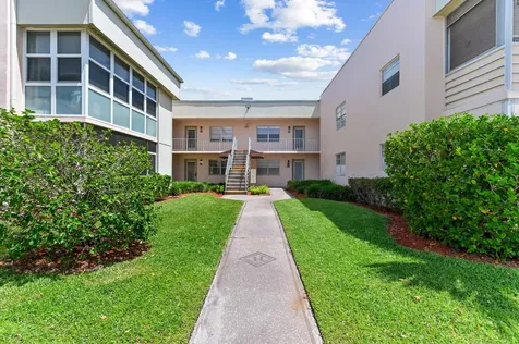 346 Capri Delray Beach FL 33484