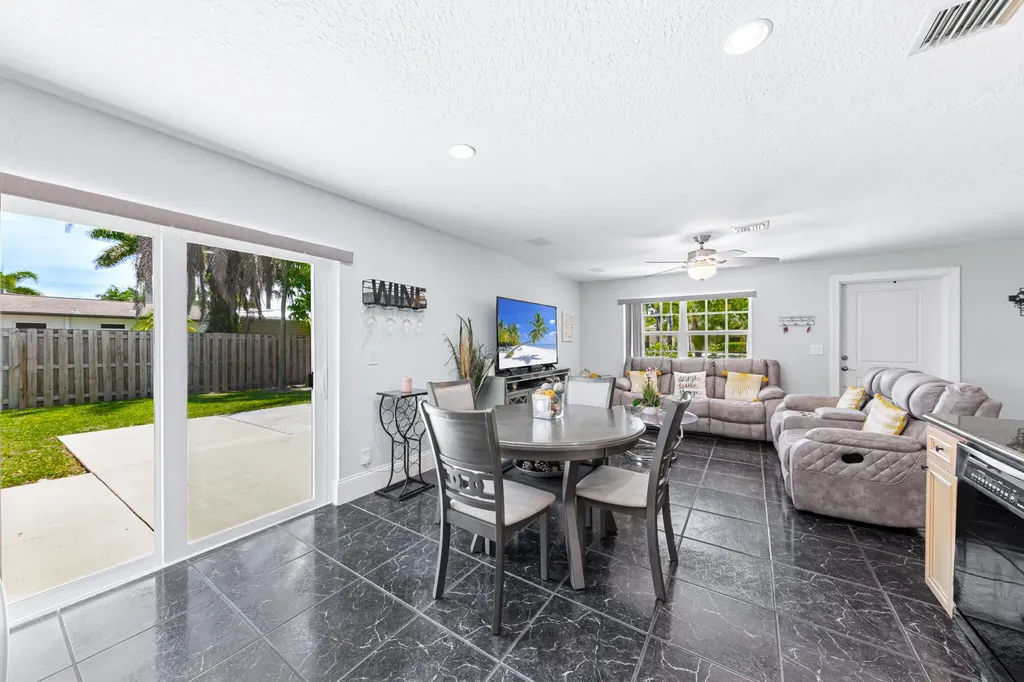 9159 Honeywell Road Lake Worth FL 33467